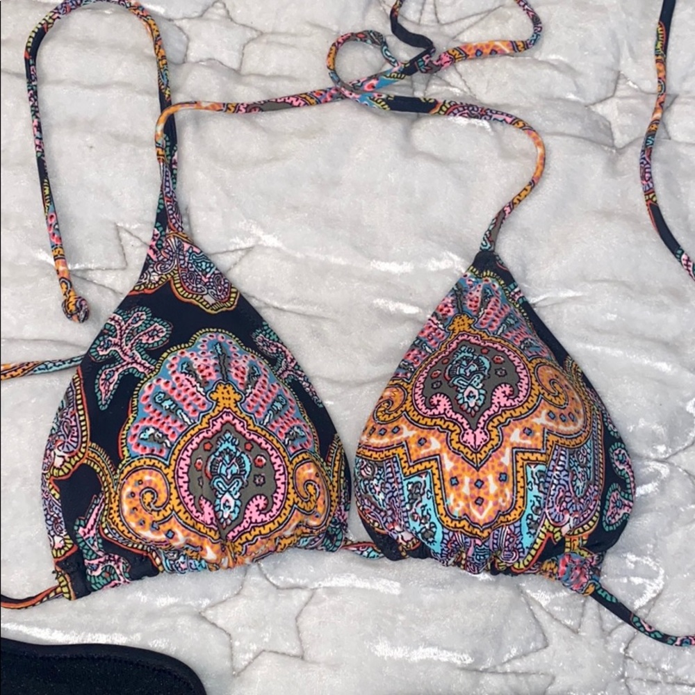 Bikini - size small top and medium bottoms! EUC! - Picture 2 of 6